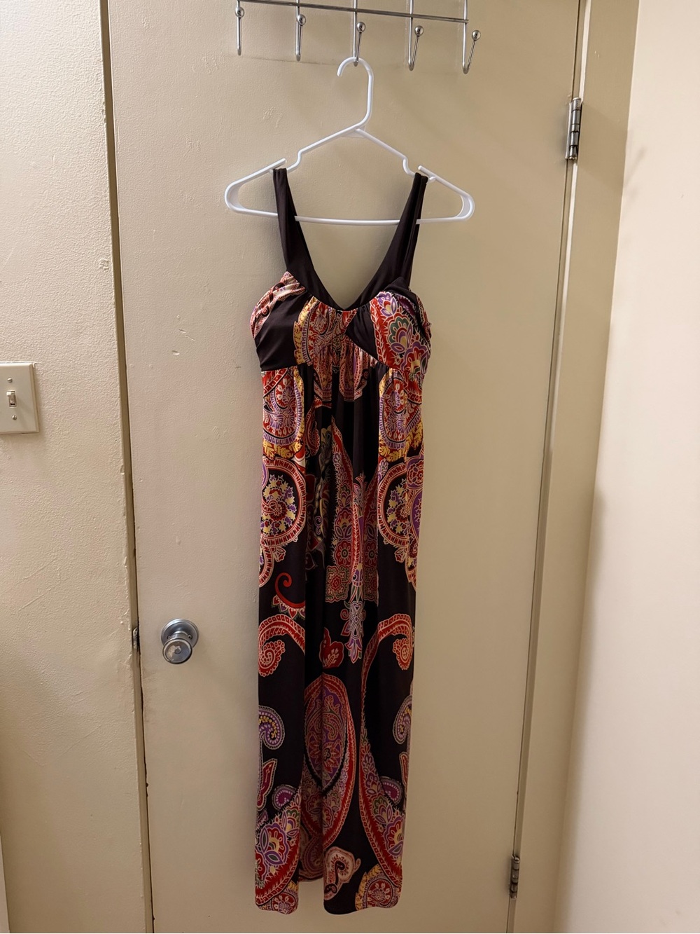 Sleeveless Black Paisley Maxi Dress with V-Neck
